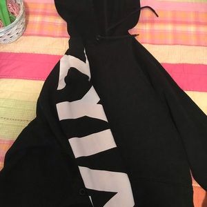 Black zyia sweatshirt